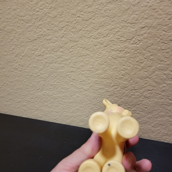 Creamsicle the giraffe - Picture 3 of 7